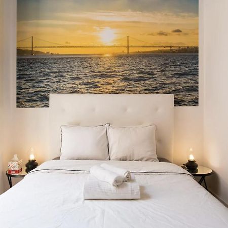 Beautiful 3-Story House In Chiado With A 40M² Private Terrace Apartment Lisboa Ngoại thất bức ảnh