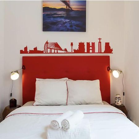 Beautiful 3-Story House In Chiado With A 40M² Private Terrace Apartment Lisboa Ngoại thất bức ảnh