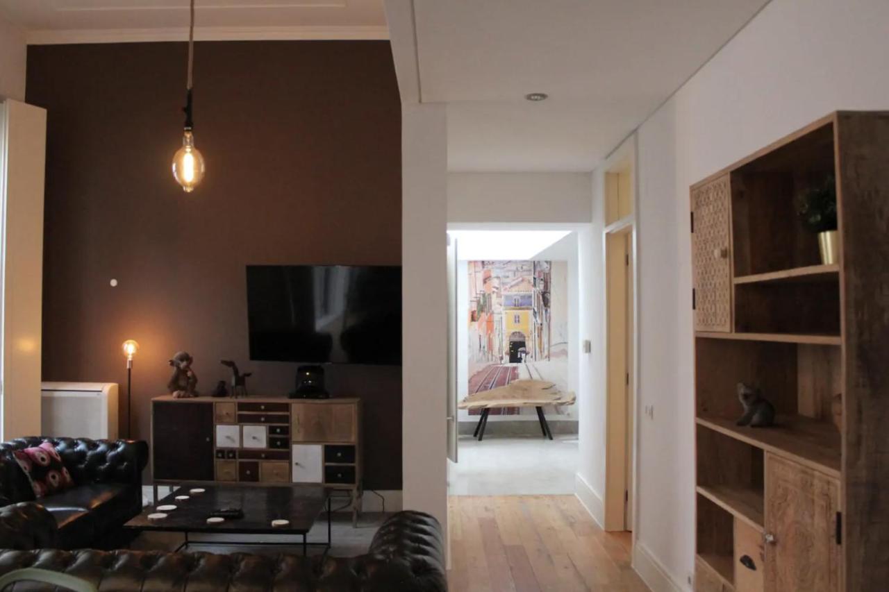 Beautiful 3-Story House In Chiado With A 40M² Private Terrace Apartment Lisboa Ngoại thất bức ảnh