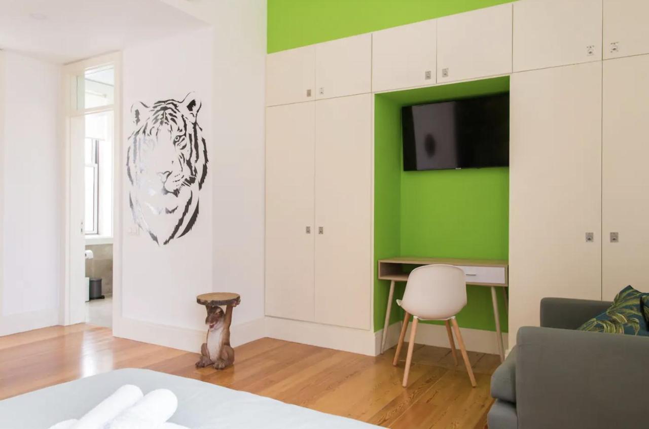 Beautiful 3-Story House In Chiado With A 40M² Private Terrace Apartment Lisboa Ngoại thất bức ảnh