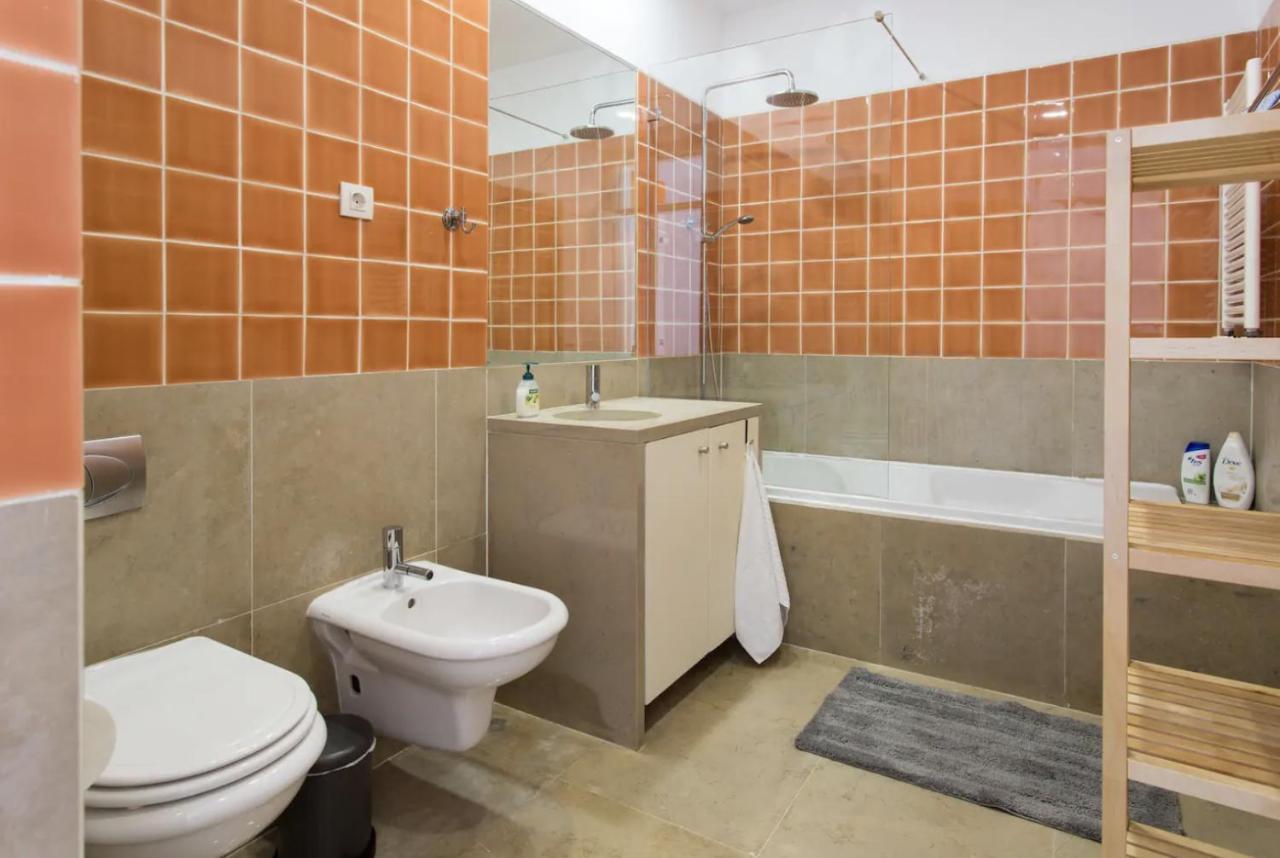 Beautiful 3-Story House In Chiado With A 40M² Private Terrace Apartment Lisboa Ngoại thất bức ảnh